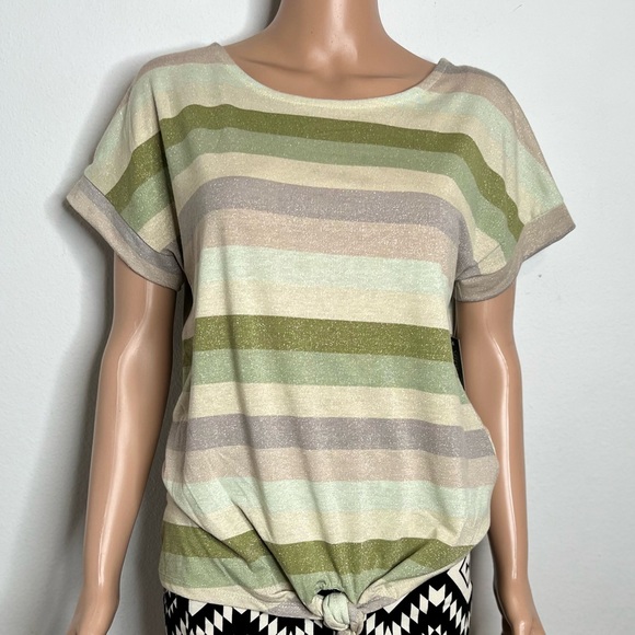 Vintage Rose Women’s Top Metálic Size Medium Short Sleeve  New - Picture 1 of 7